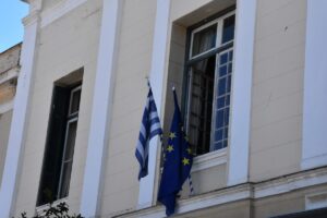 Καρδίτσα: Στον εισαγγελέα άνδρας που έσερνε σκύλο από αυτοκίνητο