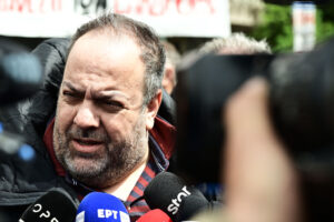 Γενηδούνιας στον Μ. Νοδάρο: «Με απέλυσαν επειδή θέλησα να μιλήσω στο ντοκιμαντέρ για τα Τέμπη»