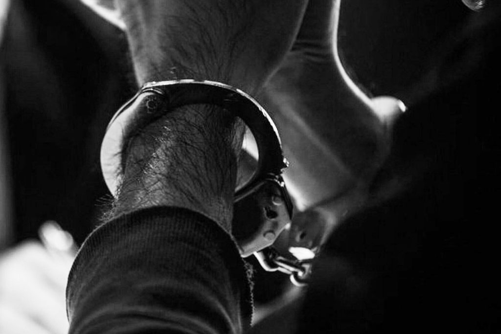 Γλυκά Νερά: Δίωξη για απόπειρα ανθρωποκτονίας στον 17χρονο που ξυλοκόπησε 48χρονο