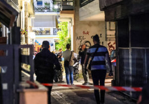 Λάρισα: «Ήταν πολύ ήρεμος» &#8211; Νέα μαρτυρία για τις κινήσεις του 21χρονου μετά τη δολοφονία της μητέρας του (Video)