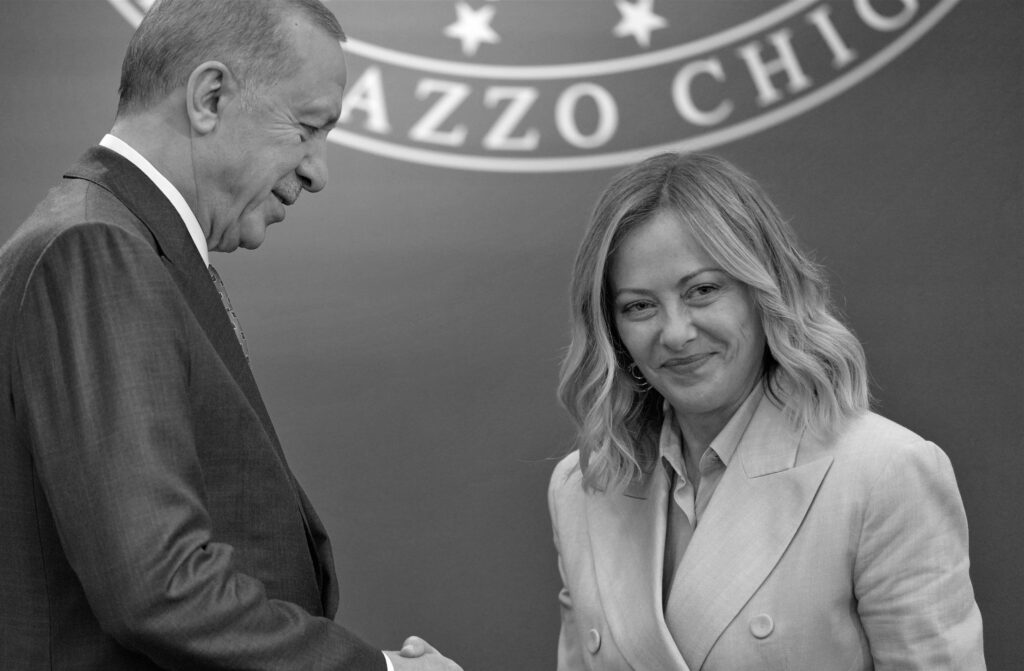 Κύρτσος: Εξευτελιστική η αφωνία Μητσοτάκη μπροστά στις συμφωνίες Μελόνι – Ερντογάν