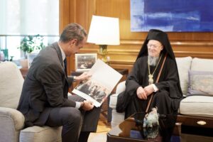 To… ιερό παρασκήνιο της τροπολογίας για τον νέο Μητροπολίτη Χανίων: Ο Βαρθολομαίος, η «δυναστεία» και ο διάλογος Ζωής &#8211; Δένδια