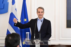 Μητσοτάκης για βία ανηλίκων: «Θεσμοθετεί» την κοινωνική εργασία στα σχολεία