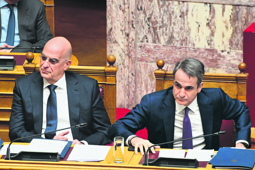 Μπρα ντε φερ Μητσοτάκη με δελφίνους: Με μακιαβελικές τακτικές ρίχνει το γάντι στους επίδοξους διαδόχους