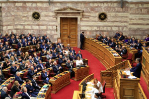 Κυβέρνηση: Αναστάτωση στη γαλάζια ΚΟ για τον «πόλεμο του σταυρού» και ο ανασχηματισμός των γενικών γραμματέων