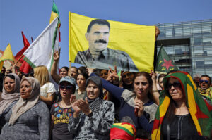 Διάλυση του PKK: Οι προεκτάσεις για Τουρκία και Μέση Ανατολή