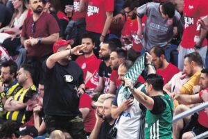 Aπόβαση «αιωνίων» στον Περσικό για κούπα με&#8230; κελεμπία &#8211; Οπαδοί ψάχνουν απεγνωσμένα για εισιτήρια