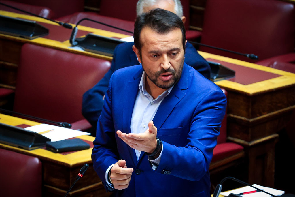 «Ψάχνουν εξιλαστήριο θύµα»
