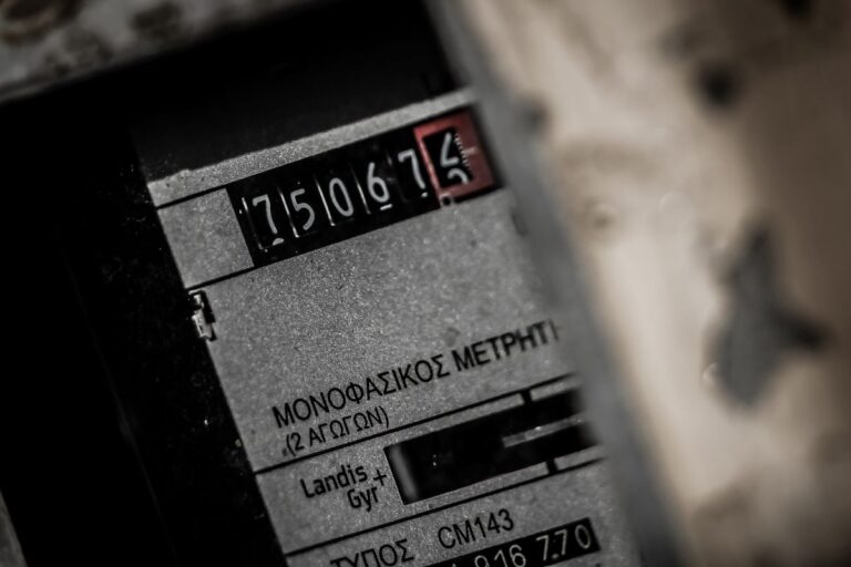 Η ΡΑΑΕΥ εισηγείται κατάργηση κλιμακίων στις χρεώσεις ρεύματος