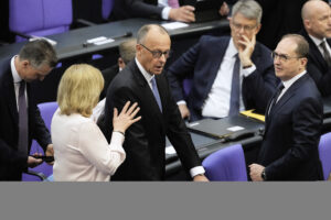 Πολιτικό θρίλερ στη Γερμανία: Δεύτερη ψηφοφορία για καγκελάριο &#8211; Ψυχρολουσία για Μερτς