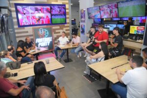 Pre-game show με Άγγελο Μπασινά και Στέφανο Κοτσόλη για τον τελικό του Champions League