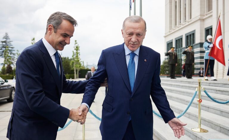 Πυρά Βαληνάκη: Διπλή υποχώρηση Μητσοτάκη στο Αιγαίο απέναντι στον Ερντογάν