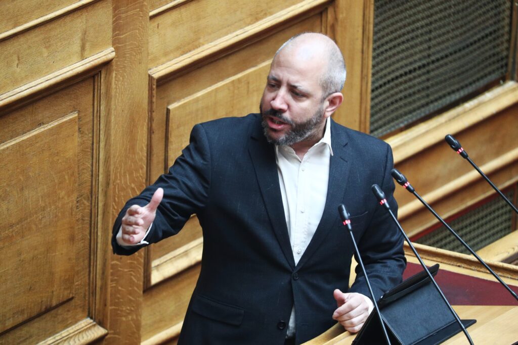 «Τεράστια τρύπα στην ασφάλεια της χώρας» – Μεϊκόπουλος μετά την αποκάλυψη Documento για τον server στο υπ. Ναυτιλίας