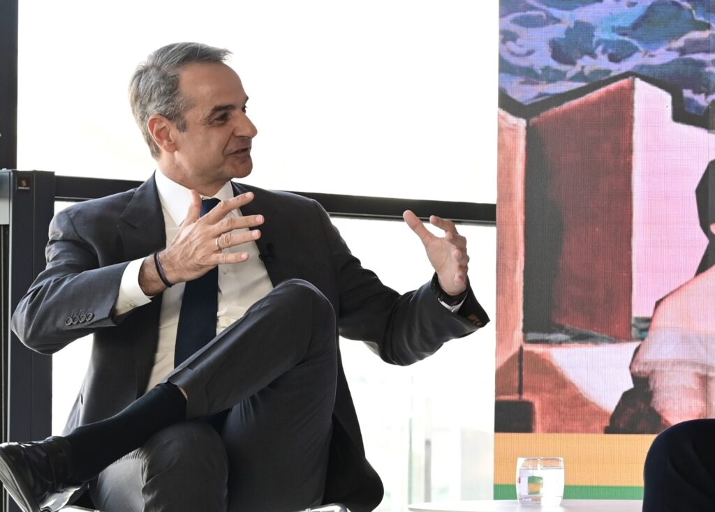 Θεατρινισμοί Μητσοτάκη – Ο εκτός πραγματικότητας πρωθυπουργός