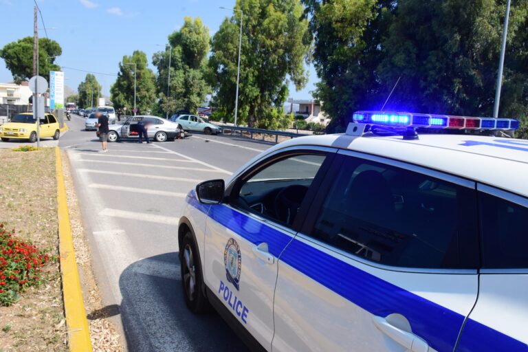 Θανατηφόρο τροχαίο στην Αθηνών – Κορίνθου: Νεκρή οδηγός μηχανής στον κόμβο Μάνδρας