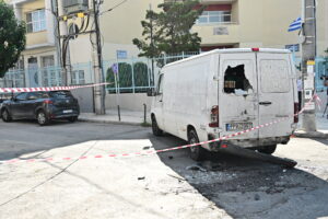 «Άγρια Δύση» στο Περιστέρι: Πιστολίδι και καταδίωξη ΙΧ και μοτοσικλέτας μέχρι το Χαϊδάρι