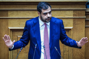 Μαξίμου: Πλήρης κάλυψη σε Φλωρίδη για την αναφορά 4 θυμάτων βιασμού στη Βουλή