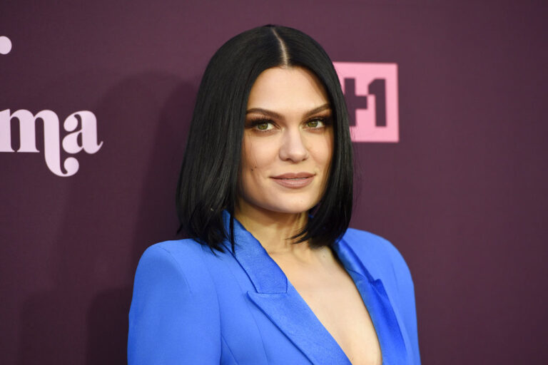 Jessie J: Διαγνώστηκε με καρκίνο του μαστού – «Χρειάζομαι μια αγκαλιά»