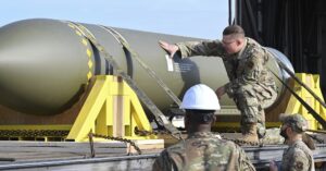 Ο Τραμπ αμφιβάλλει αν η «υπερβόμβα GBU-57» μπορεί να καταστρέψει τις ιρανικές πυρηνικές εγκαταστάσεις