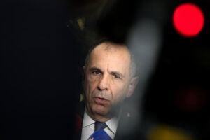 «Γκρίζαρε» η Μονή Σινά &#8211; Εκτεθειμένη η κυβέρνηση και με τις εξελίξεις στο τουρκολιβυκό μνημόνιο
