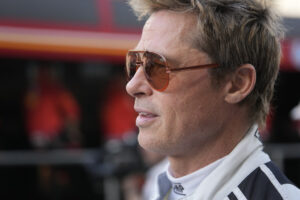 «F1»: Πιλότος μονοθεσίου ο Μπραντ Πιτ στη νέα του ταινία &#8211; Στην πρεμιέρα και ο Λιούις Χάμιλτον (Photos-Video)