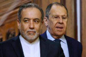 Λαβρόφ προς Τεχεράνη: Συνεχίστε τη συνεργασία με τον Διεθνή Οργανισμό Ατομικής Ενέργεια