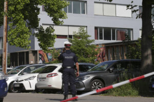 Αυστρία: Πρώην μαθητής του σχολείου ο 21χρονος μακελάρης &#8211; Τριήμερο εθνικό πένθος για τα θύματα