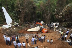 Ινδία: Στους 279 οι νεκροί από τη συντριβή του Boeing 787 της Air India
