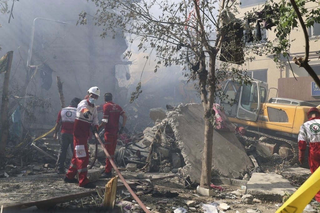 Ισραήλ-Ιράν: Ο Τραμπ όχι μόνο γνώριζε για την επίθεση αλλά και «αποκοίμισε» την Τεχεράνη