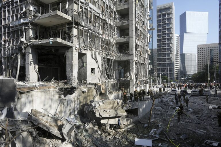 Πυραυλική επίθεση στο Ισραήλ: Χτυπήθηκε νοσοκομείο στην Μπερ Σεβά – Ζημιές σε άλλες 3 περιοχές (LIVE)