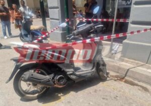 Πάτρα: «Υπάρχει ένα φίδι στο όχημά σας» &#8211; Τρύπωσε σε μηχανάκι και οι πυροσβέστες άφησαν σημείωμα (Photos)