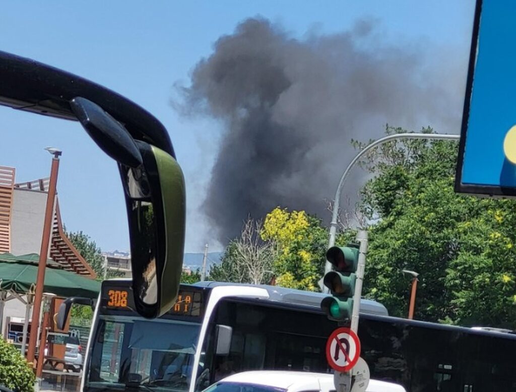 Χαλάνδρι: Βελτιωμένη η εικόνα της φωτιάς – Ισχυρές δυνάμεις στο σημείο