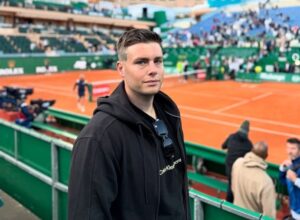Αλέξανδρος Κοψιάλης: Συνελήφθη ο influencer &#8211; Τον έπιασαν να οδηγεί χωρίς δίπλωμα