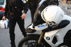 Ζεφύρι: Δέκα συλλήψεις σε οικισμό