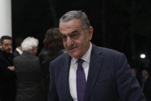 Καρασαρίνης: Στις συνομιλίες για τον ΟΠΕΚΕΠΕ πρώην σύμβουλος του Χαράλαμπου Αθανασίου