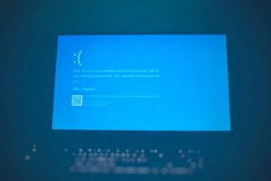 Αντίο στο «blue screen of death» λέει η Microsoft μετά από 40 χρόνια &#8211; Τι αλλάζει