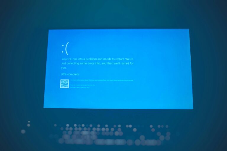 Αντίο στο «blue screen of death» λέει η Microsoft μετά από 40 χρόνια – Τι αλλάζει