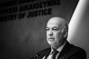 Φλωρίδης με τακτική Λοβέρδου: Στη «σέντρα» τα ονόματα 4 γυναικών που βιάστηκαν