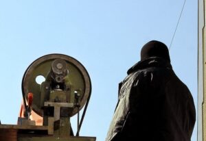 Μεσαίωνας στο Ιράν: Ακρωτηριασμός χεριού δύο ανδρών που καταδικάστηκαν για κλοπές