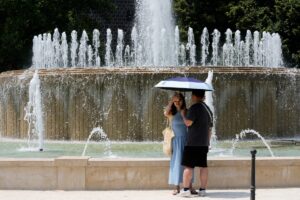 Σε κλοιό καύσωνα η νότια Ευρώπη: «Ψήνονται» Ισπανία, Ιταλία, Γαλλία, Πορτογαλία