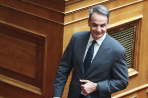 Μητσοτάκης: «Fast track» παρουσία στη Βουλή για τον νέο ΚΟΚ &#8211; Αποχώρησε μετά την ομιλία του