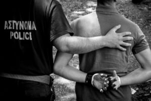 Ηράκλειο: 31χρονος συνελήφθη για επίθεση στη σύζυγό του μέσα σε σταθμευμένο όχημα