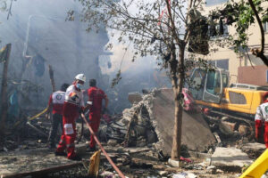 «Ετοιμάζουμε και άλλες εκπλήξεις», διαμηνύει ο πρέσβης του Ισραήλ στις ΗΠΑ &#8211; 450 οι νεκροί στο Ιράν