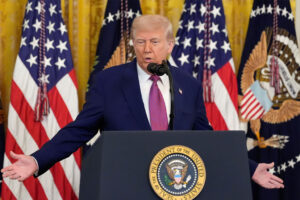 Τραμπ για Ιράν: «Κάντε συμφωνία πριν να είναι πολύ αργά &#8211; Οι επόμενες επιθέσεις θα είναι πιο βίαιες»