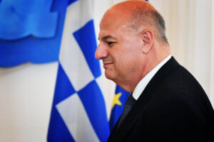 Κυβερνητικός κυνισμός: Οι φορολογούμενοι θα πληρώσουν το σκάνδαλο του ΟΠΕΚΕΠΕ, λέει ο Τσιάρας