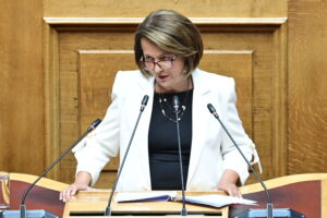 Χρυσοβελώνη για Προανακριτική: «Έωλη και πυροτέχνημα η πρόταση του ΠΑΣΟΚ»