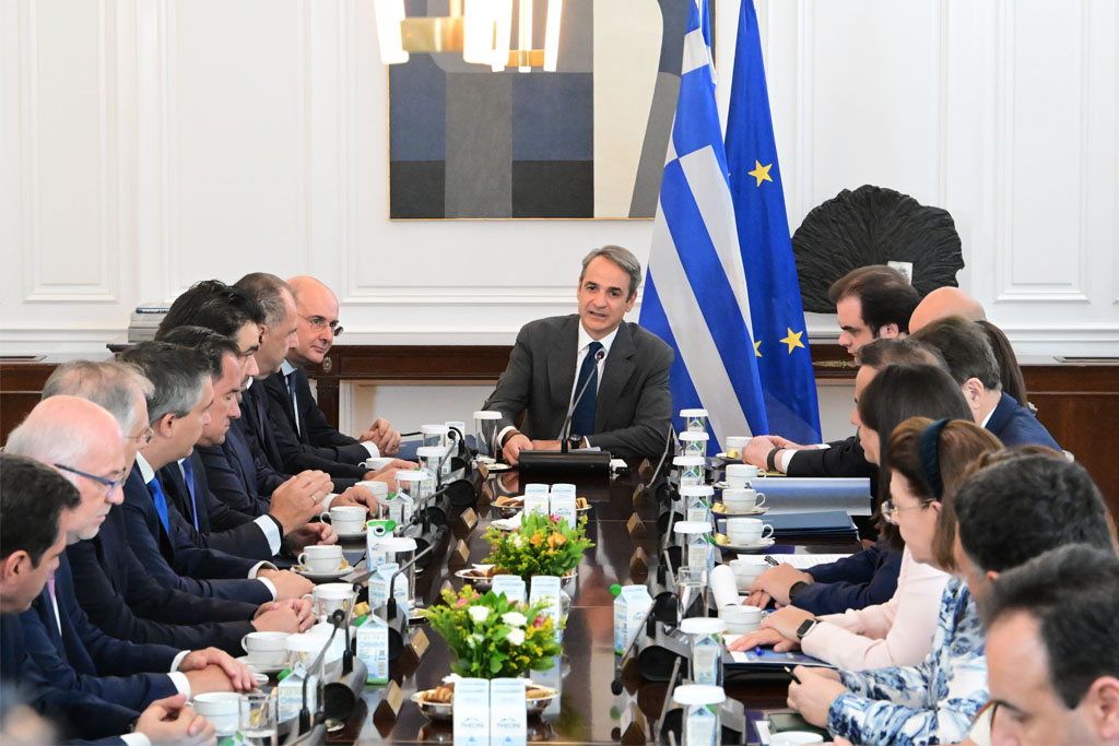 Σκάνδαλο ΟΠΕΚΕΠΕ: Πρωθυπουργός παρατηρητής ο… ανήξερος Μητσοτάκης – «Προφανής ανεπάρκεια»