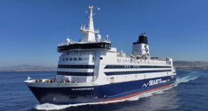 SEAJETS: Διέθεσε χωρίς αμοιβή δύο επιπλέον πλοία της για να μεταφέρουν ισχυρές πυροσβεστικές δυνάμεις στη Χίο