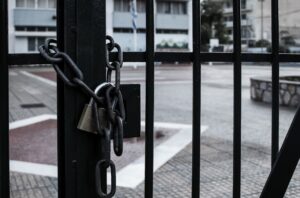 Συμπλοκή ανηλίκων στο Παλαιό Φάληρο σε προαύλιο δημοτικού