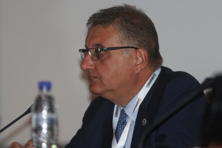 Στο μικροσκόπιο (και) για «απιστία» ο Εξαδάκτυλος